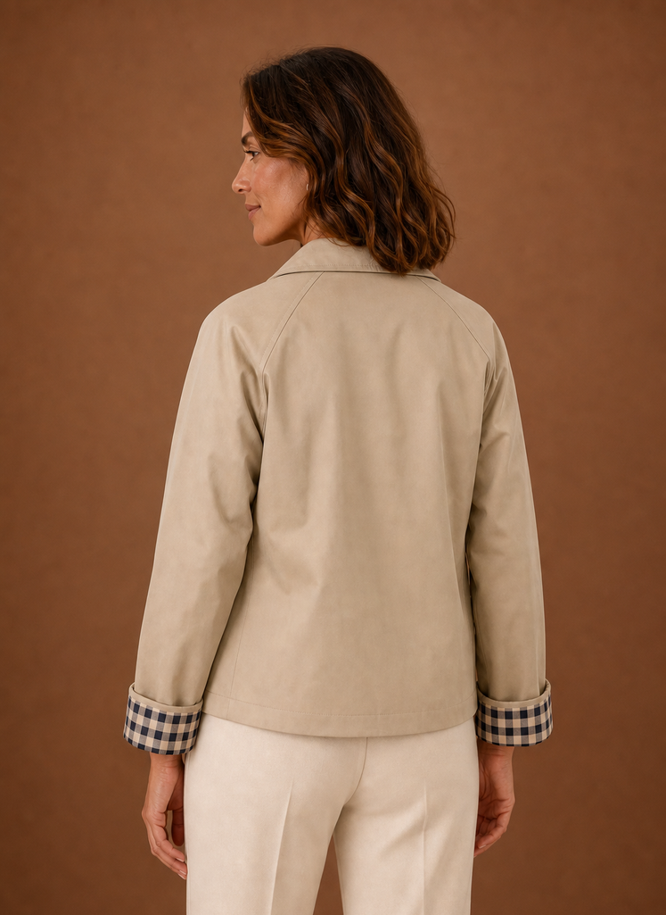 Women’s Lightweight Button Jacket